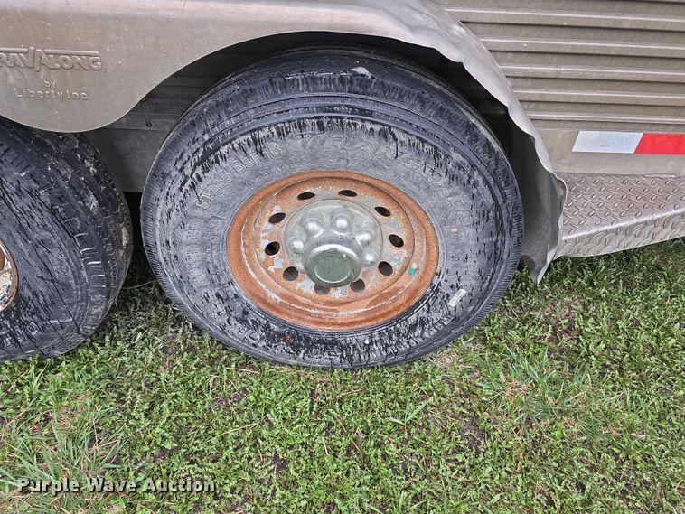 image for item FI0928 2002 Liberty livestock trailer