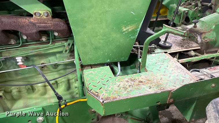 image for item FK1522 1991 John Deere 2955 tractor