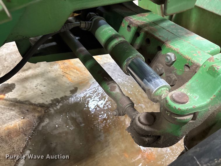 image for item FK1522 1991 John Deere 2955 tractor