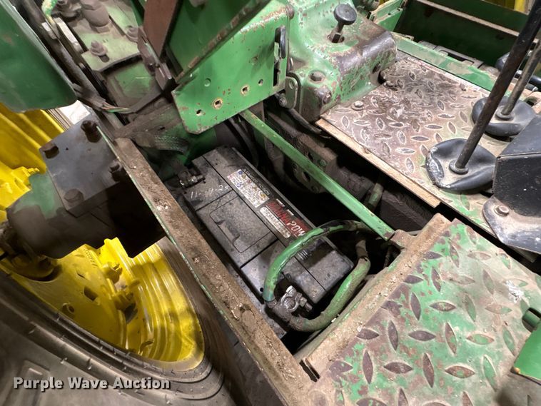 image for item FK1522 1991 John Deere 2955 tractor