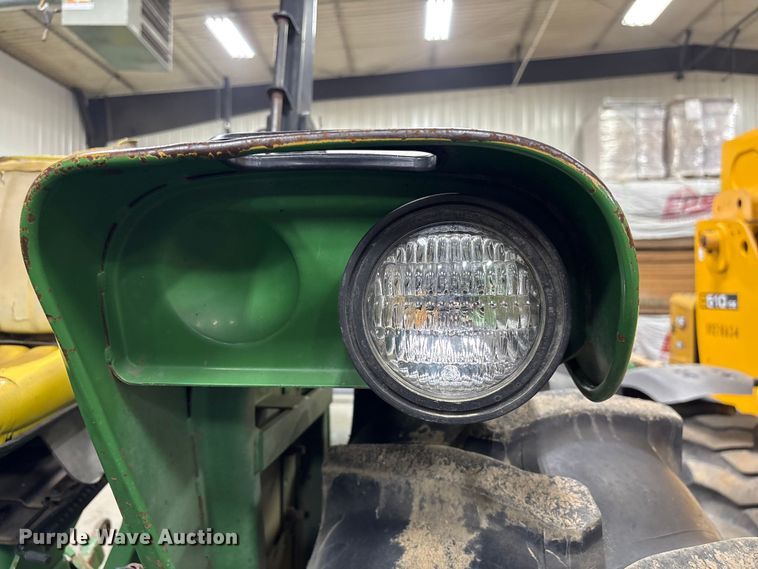 image for item FK1522 1991 John Deere 2955 tractor