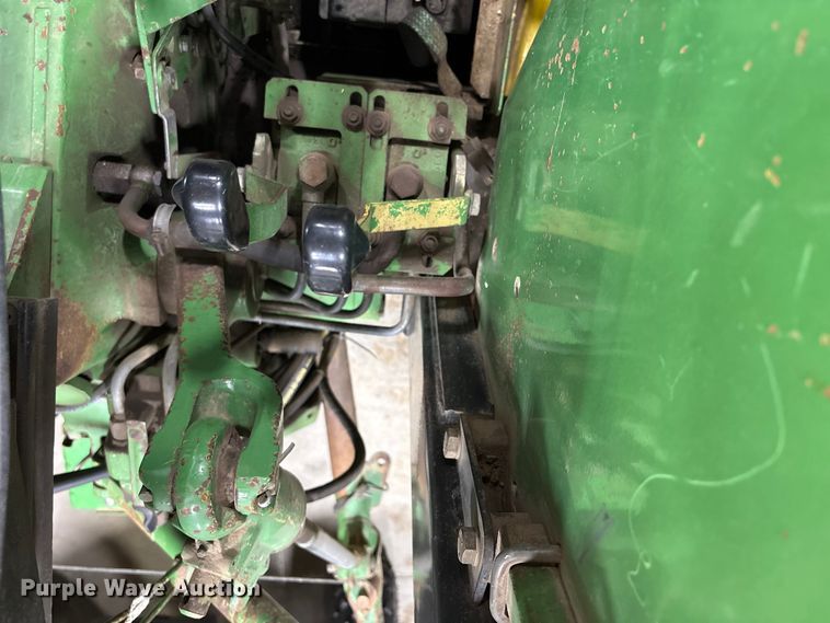 image for item FK1522 1991 John Deere 2955 tractor