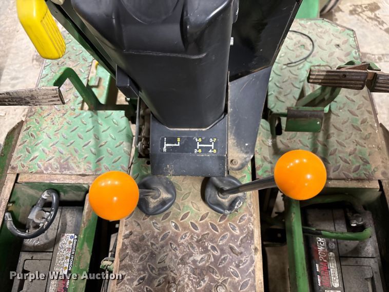 image for item FK1522 1991 John Deere 2955 tractor