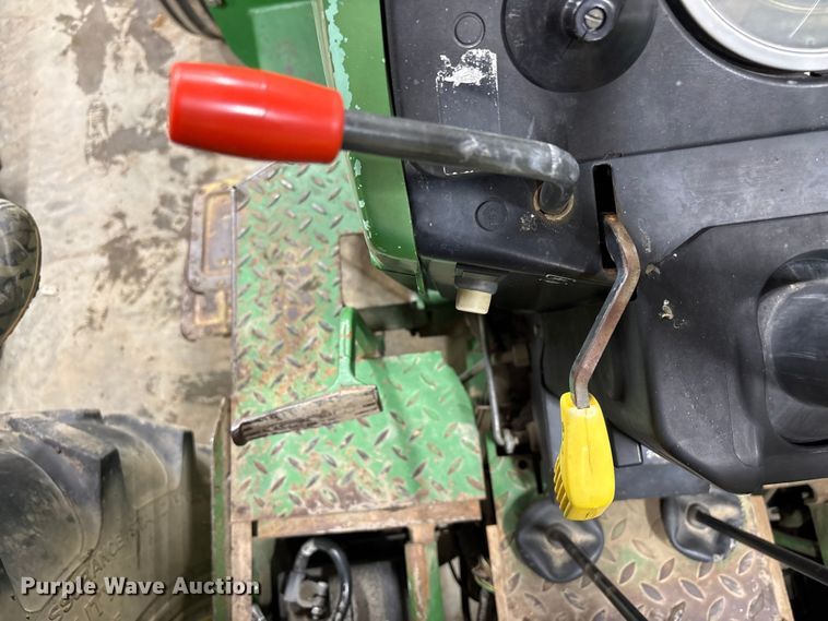 image for item FK1522 1991 John Deere 2955 tractor