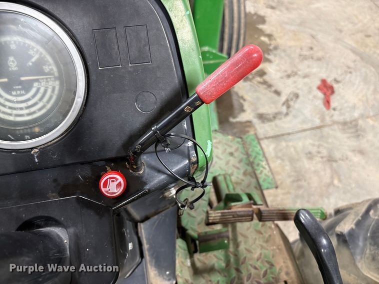 image for item FK1522 1991 John Deere 2955 tractor