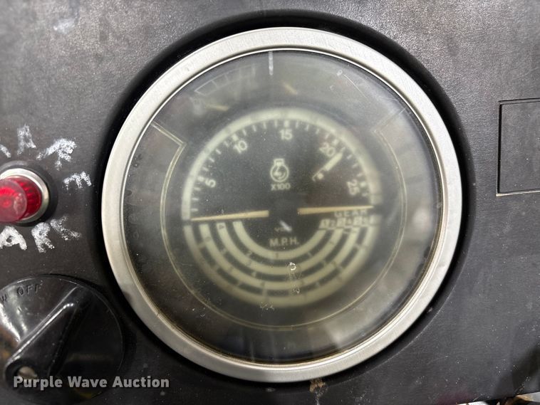 image for item FK1522 1991 John Deere 2955 tractor