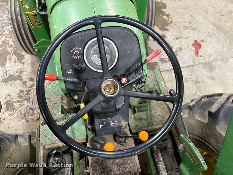 image for item FK1522 1991 John Deere 2955 tractor