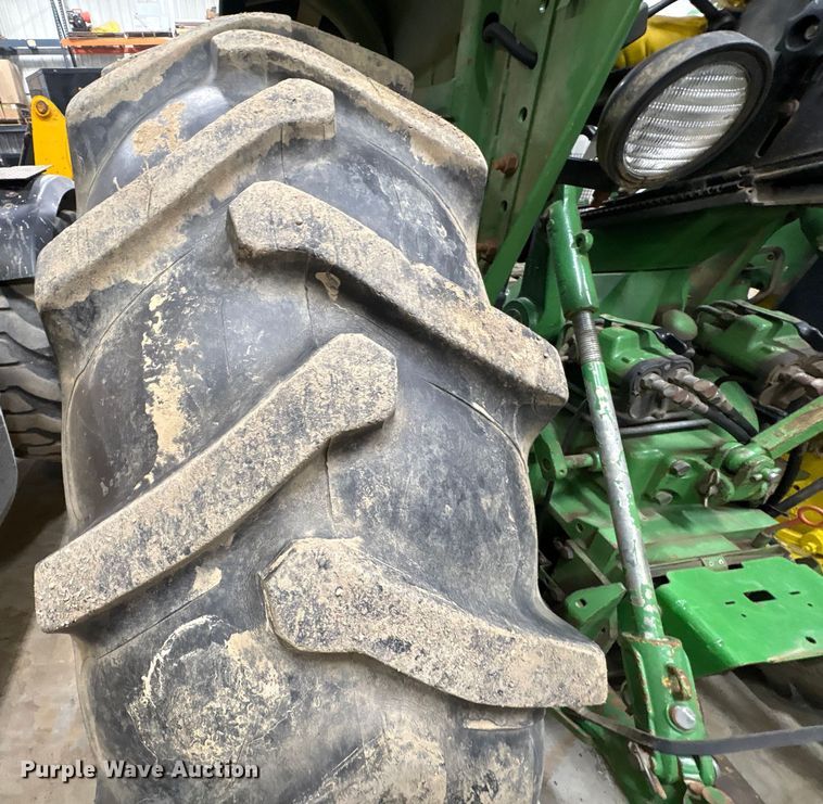 image for item FK1522 1991 John Deere 2955 tractor