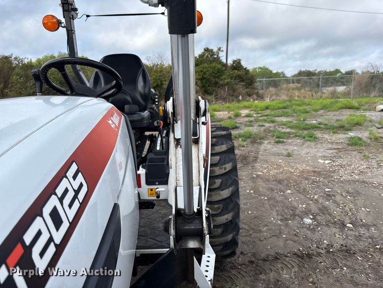 image for item YA2789 2023 Bobcat CT2025 MFWD tractor