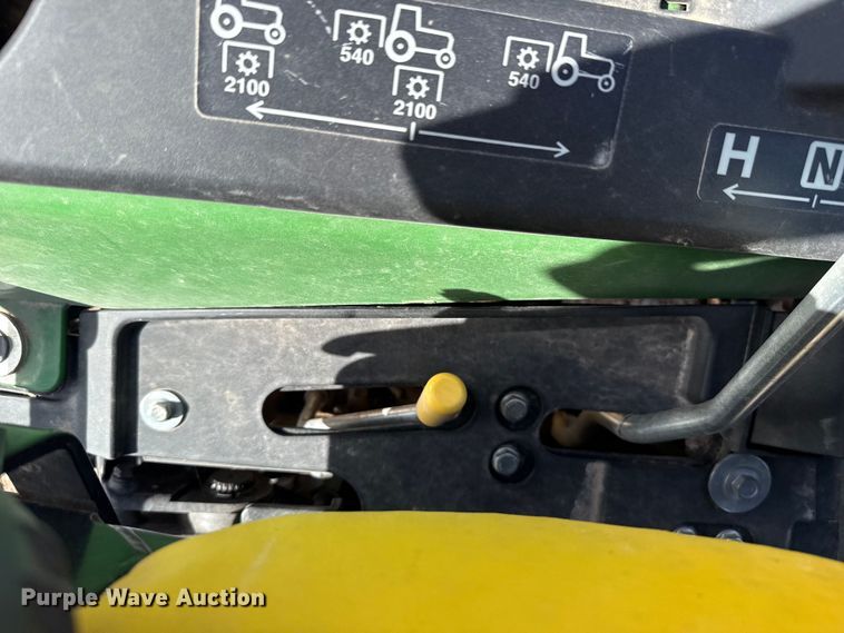 image for item YA2859 2024 John Deere 1025R MFWD tractor