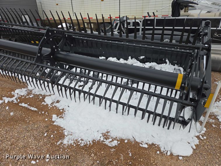 image for item YA2861 2020 MacDon FD145 flex draper head