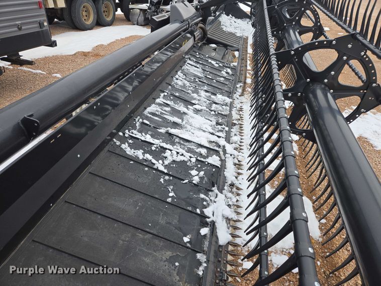 image for item YA2861 2020 MacDon FD145 flex draper head