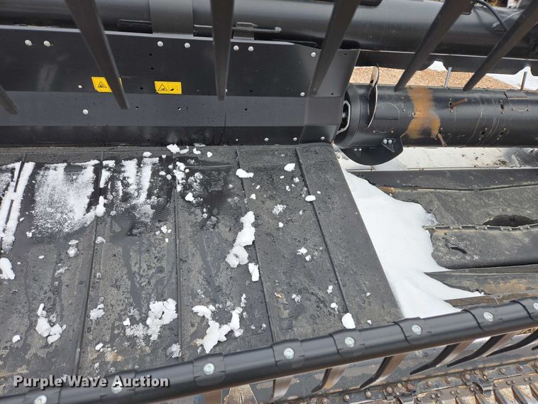 image for item YA2861 2020 MacDon FD145 flex draper head