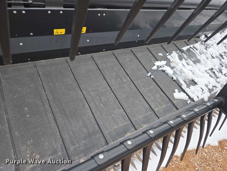 image for item YA2861 2020 MacDon FD145 flex draper head