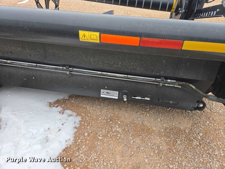 image for item YA2861 2020 MacDon FD145 flex draper head