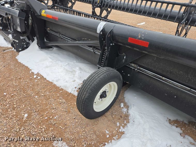 image for item YA2861 2020 MacDon FD145 flex draper head