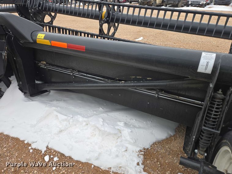 image for item YA2861 2020 MacDon FD145 flex draper head