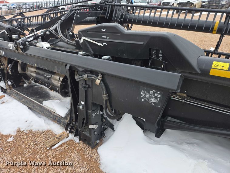 image for item YA2861 2020 MacDon FD145 flex draper head