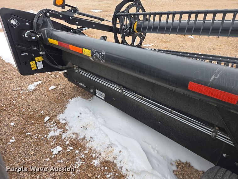 image for item YA2861 2020 MacDon FD145 flex draper head