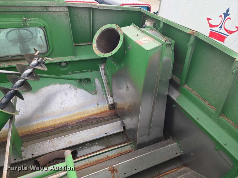 image for item YA2925 1994 John Deere 9600 RWA combine