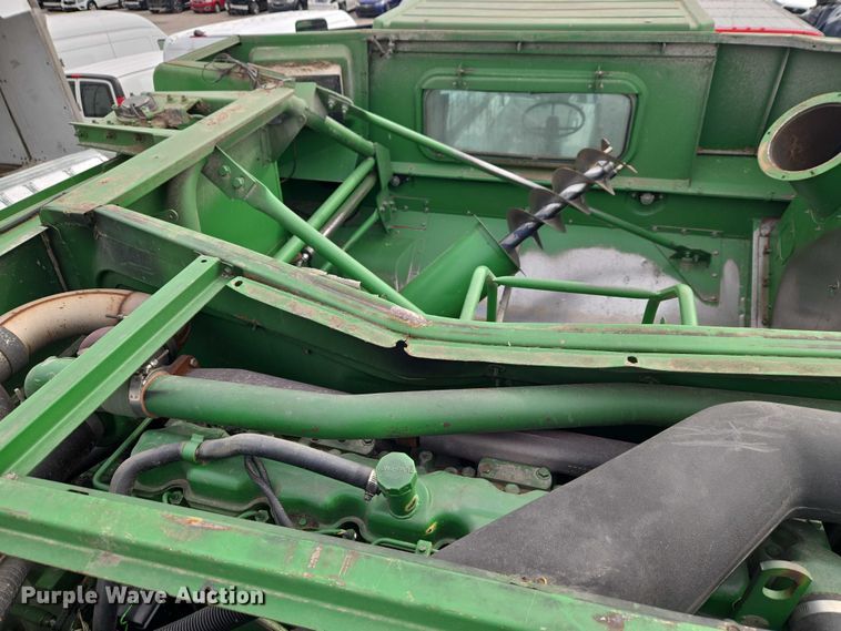 image for item YA2925 1994 John Deere 9600 RWA combine