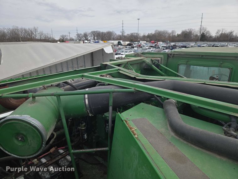 image for item YA2925 1994 John Deere 9600 RWA combine