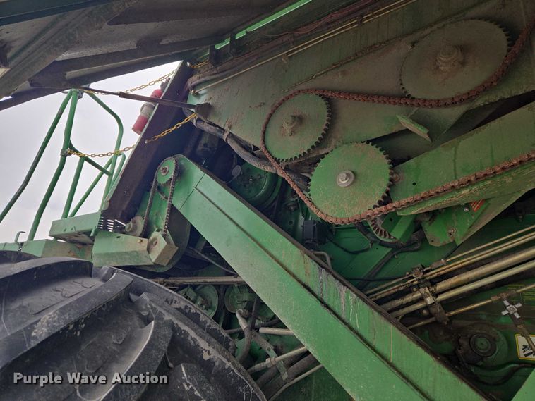 image for item YA2925 1994 John Deere 9600 RWA combine