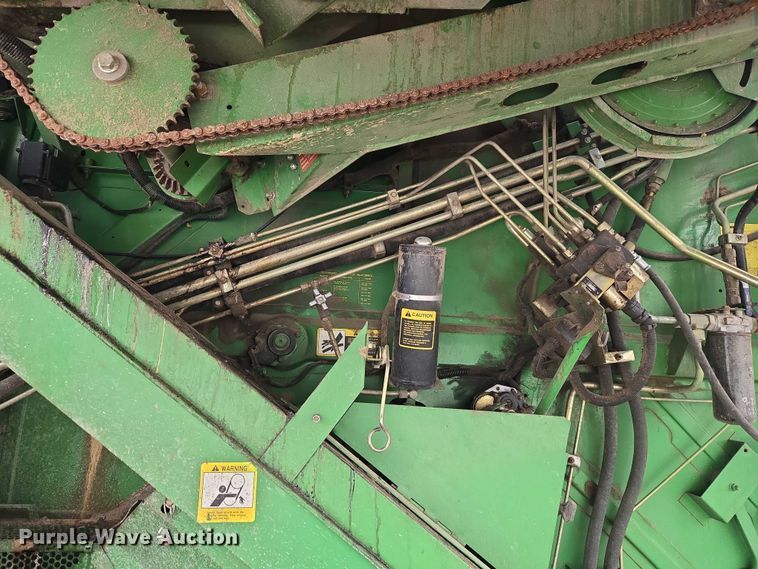 image for item YA2925 1994 John Deere 9600 RWA combine