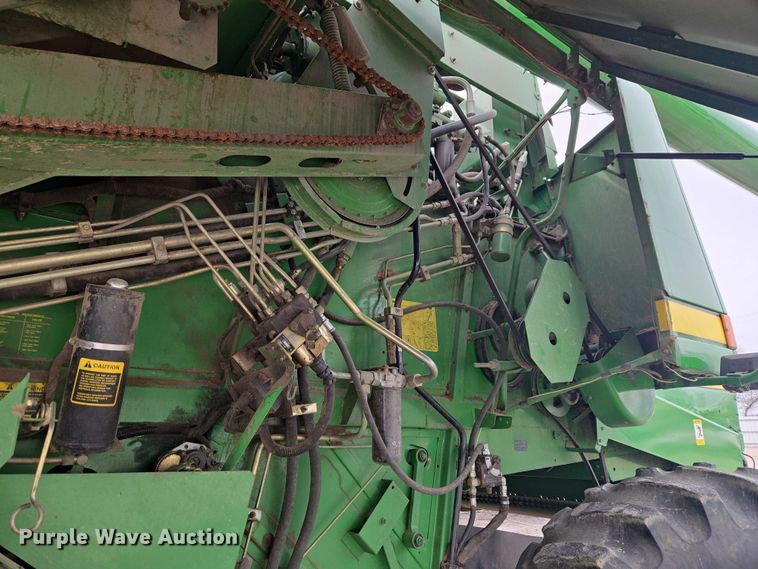 image for item YA2925 1994 John Deere 9600 RWA combine