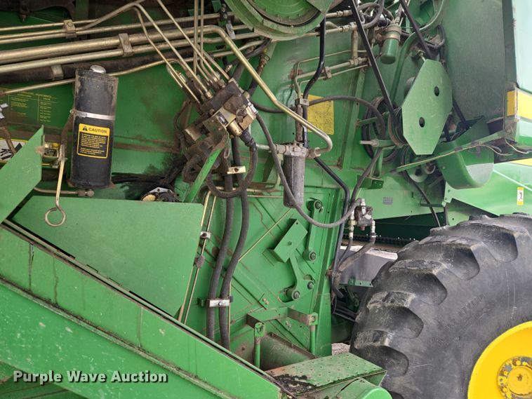image for item YA2925 1994 John Deere 9600 RWA combine