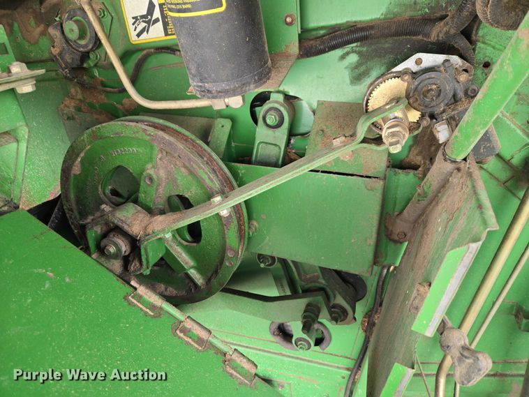 image for item YA2925 1994 John Deere 9600 RWA combine