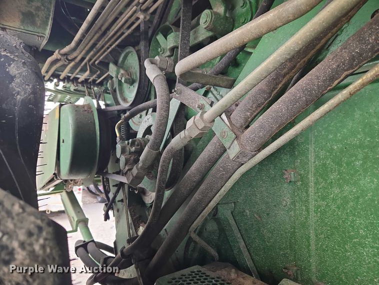 image for item YA2925 1994 John Deere 9600 RWA combine