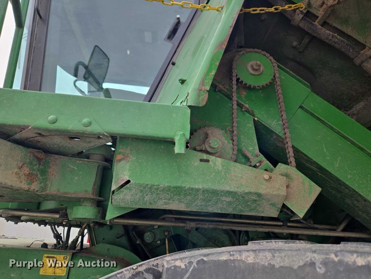 image for item YA2925 1994 John Deere 9600 RWA combine