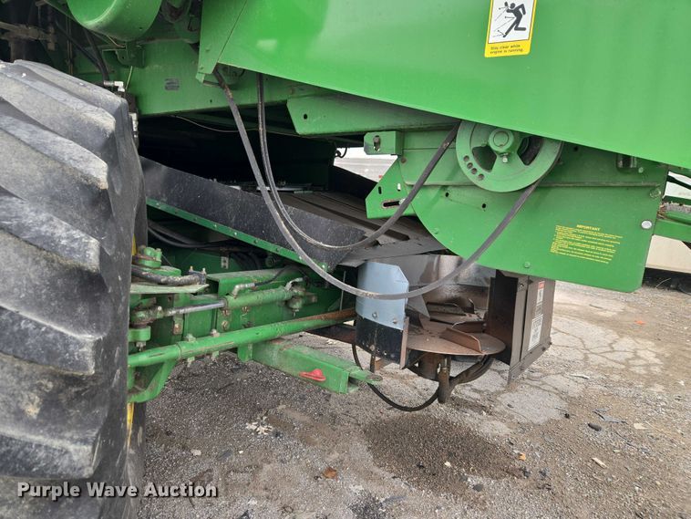 image for item YA2925 1994 John Deere 9600 RWA combine