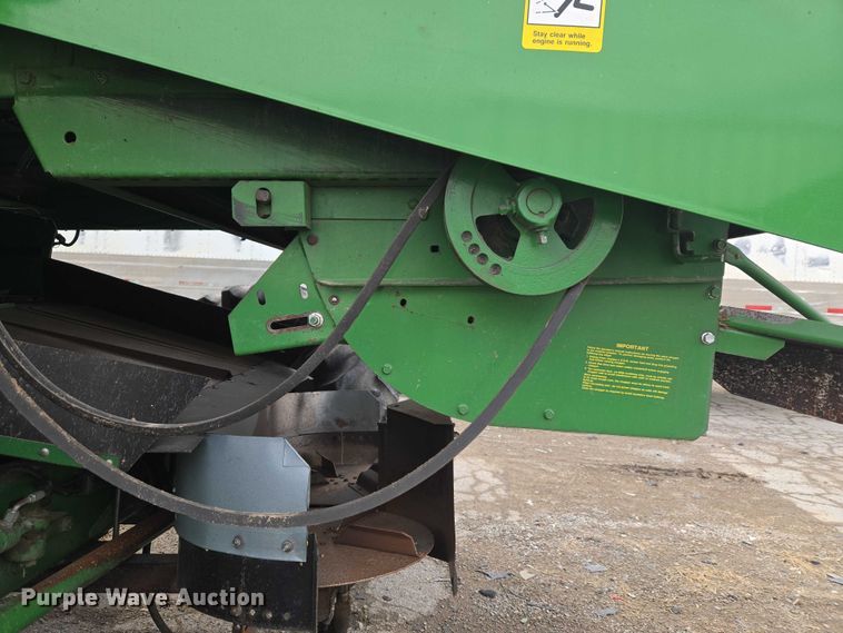 image for item YA2925 1994 John Deere 9600 RWA combine