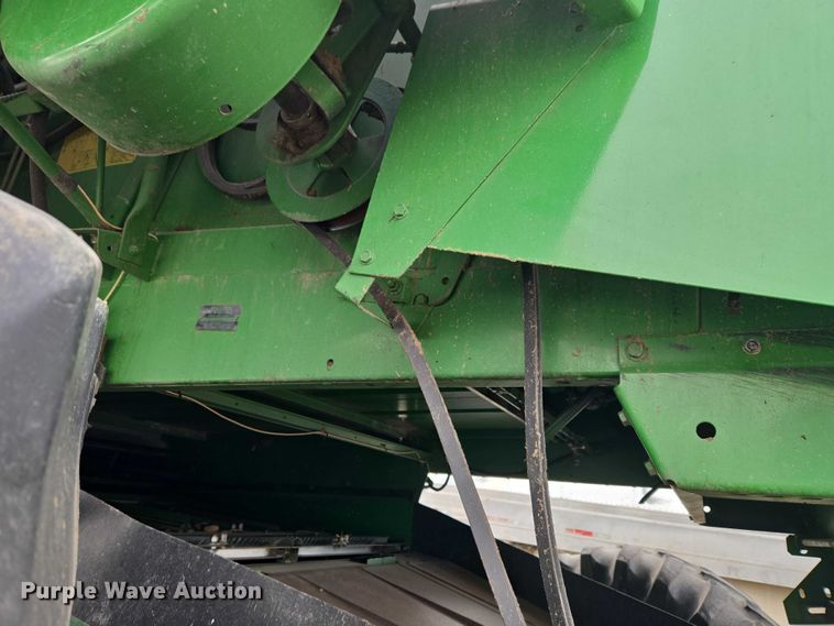 image for item YA2925 1994 John Deere 9600 RWA combine