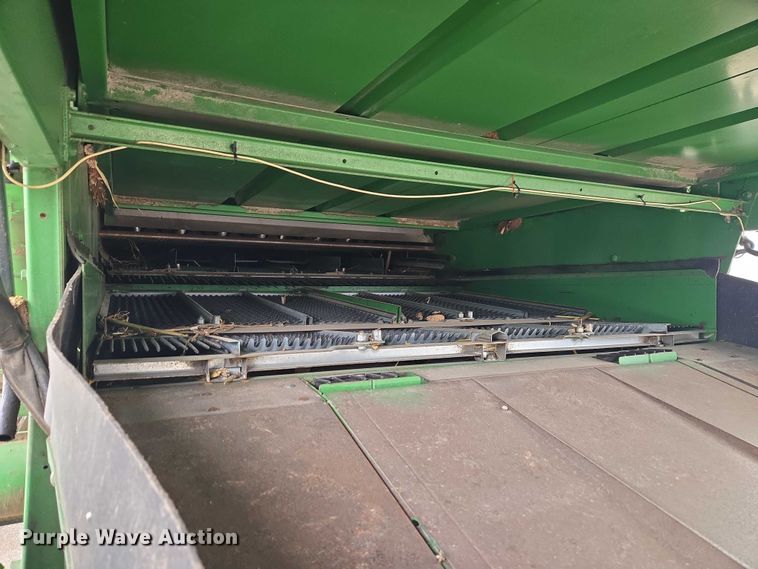 image for item YA2925 1994 John Deere 9600 RWA combine