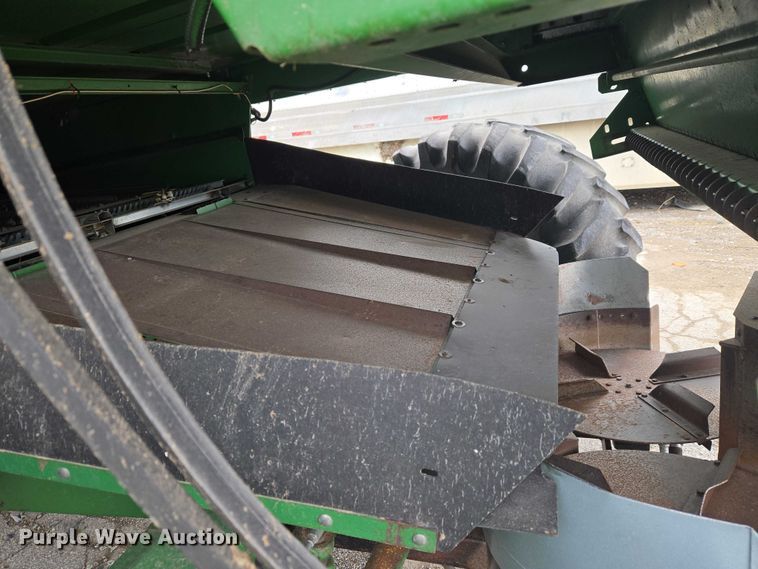 image for item YA2925 1994 John Deere 9600 RWA combine