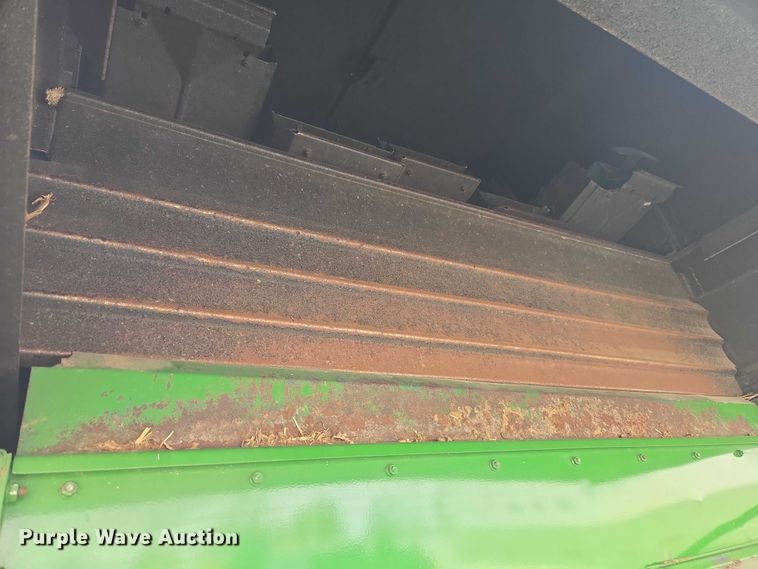 image for item YA2925 1994 John Deere 9600 RWA combine