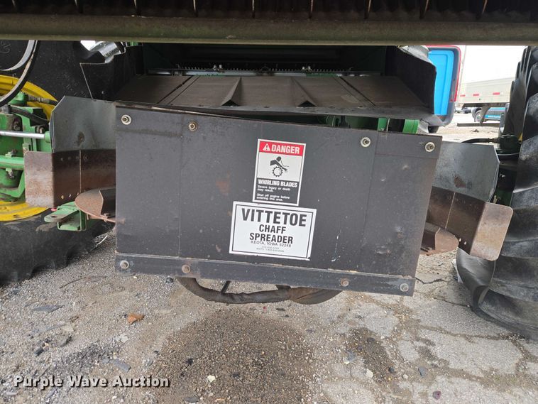 image for item YA2925 1994 John Deere 9600 RWA combine