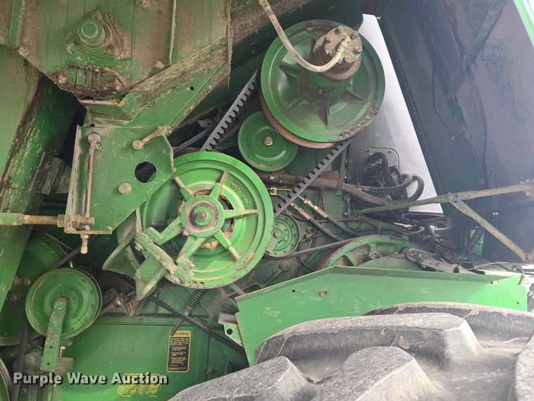 image for item YA2925 1994 John Deere 9600 RWA combine