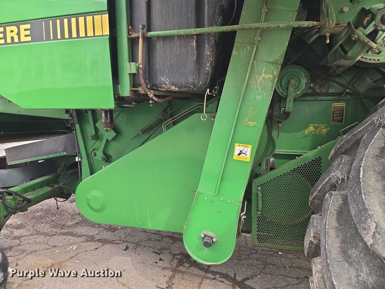 image for item YA2925 1994 John Deere 9600 RWA combine