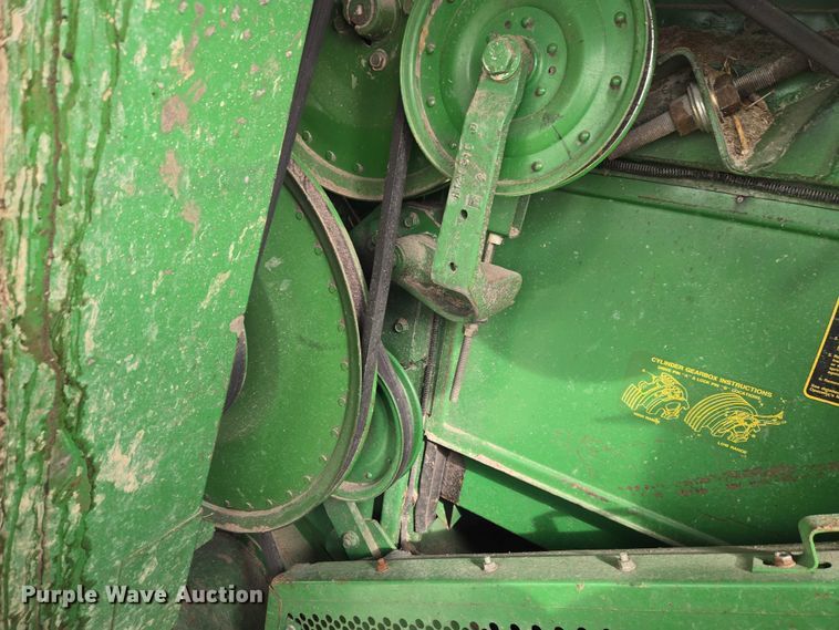 image for item YA2925 1994 John Deere 9600 RWA combine