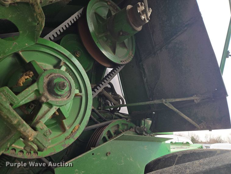 image for item YA2925 1994 John Deere 9600 RWA combine