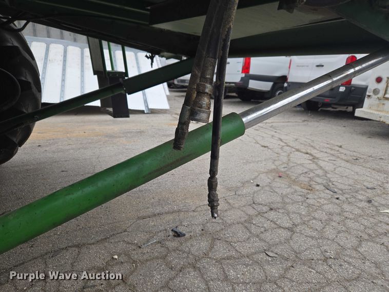 image for item YA2925 1994 John Deere 9600 RWA combine