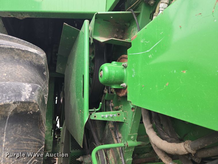 image for item YA2925 1994 John Deere 9600 RWA combine