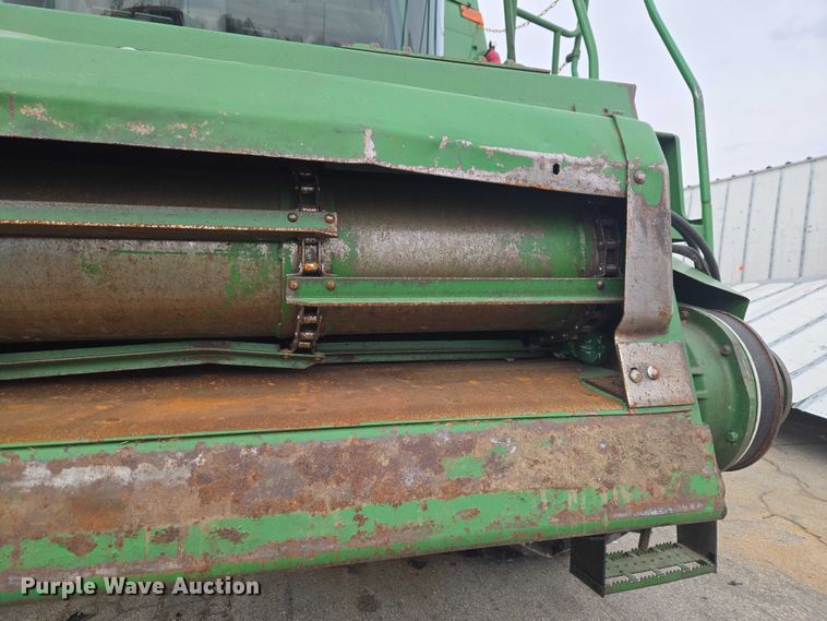 image for item YA2925 1994 John Deere 9600 RWA combine