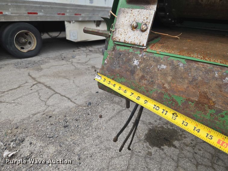 image for item YA2925 1994 John Deere 9600 RWA combine