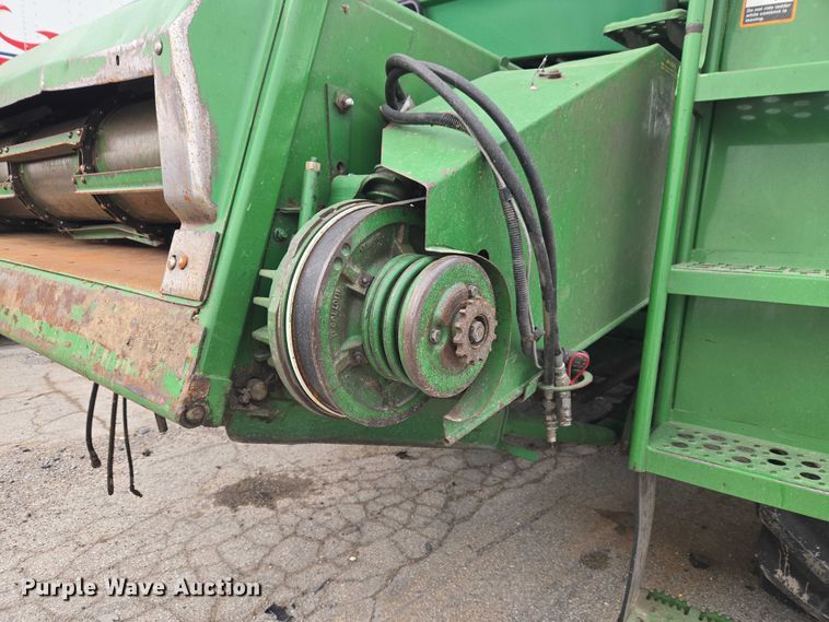 image for item YA2925 1994 John Deere 9600 RWA combine