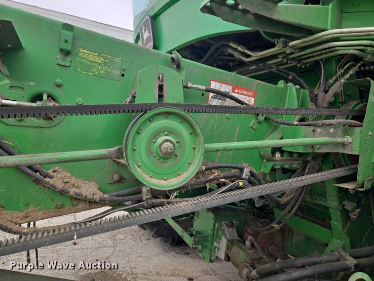 image for item YA2925 1994 John Deere 9600 RWA combine